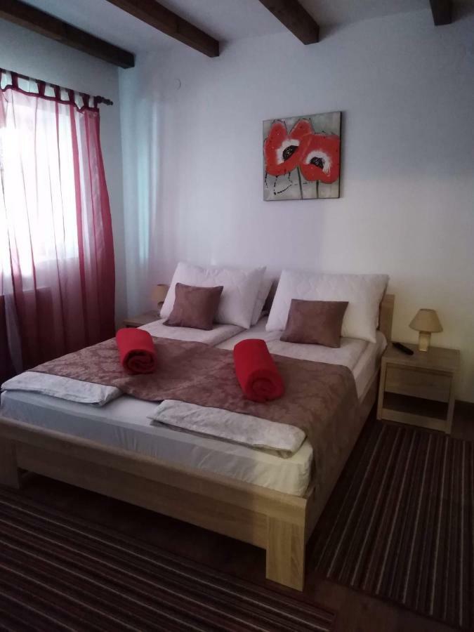 Guest House Sumski Dvor Vrhovine Екстериор снимка