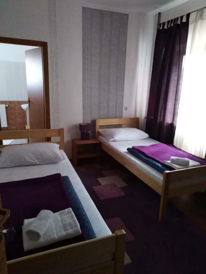 Guest House Sumski Dvor Vrhovine Екстериор снимка