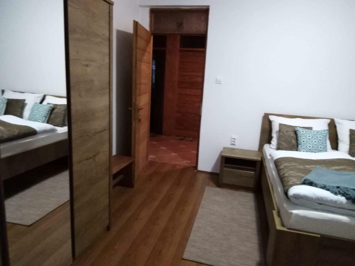 Guest House Sumski Dvor Vrhovine Екстериор снимка